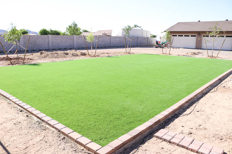 4 Ways To Create An Extra-Useful Backyard Using Outdoor Artificial Turf In San Diego